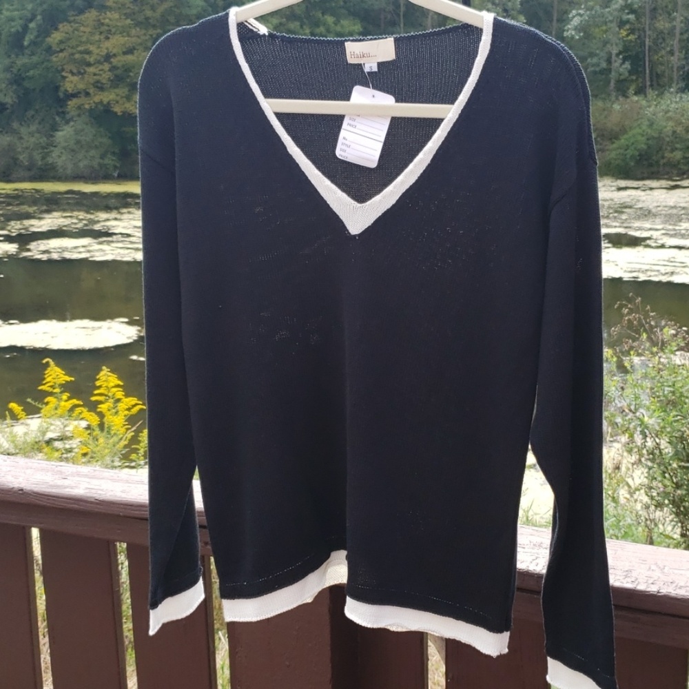Haiku V Neck Sweater Size Small NWT